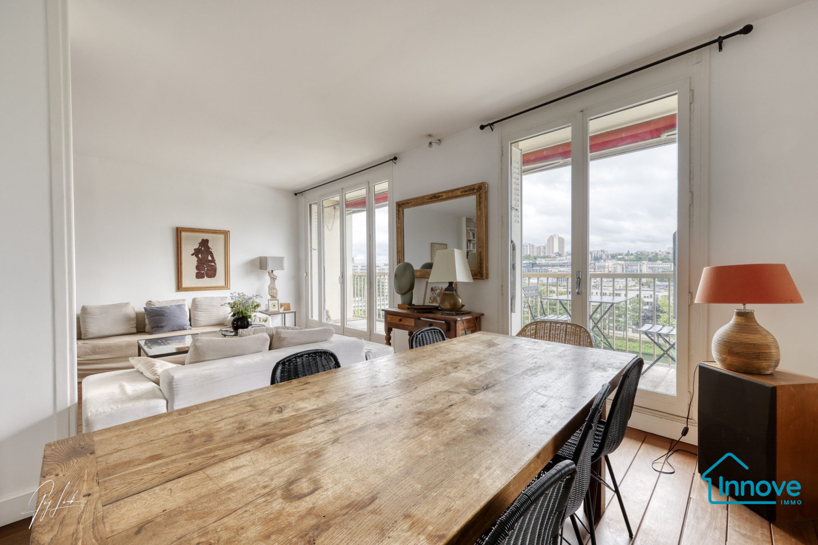 
                                                Vente
                                                 Exceptionnel duplex à vendre au dernier étage avec terrasse et