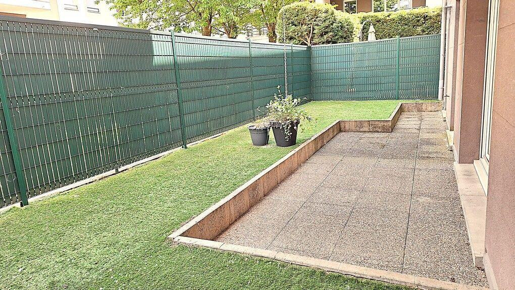 
                                                Location
                                                 Exceptionnel : Neudorf 2 pièces avec jardin