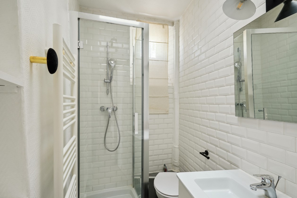 
                                                Vente
                                                 EXCLUSIVITE - 2 P rénové - Lamarck Caulaincourt