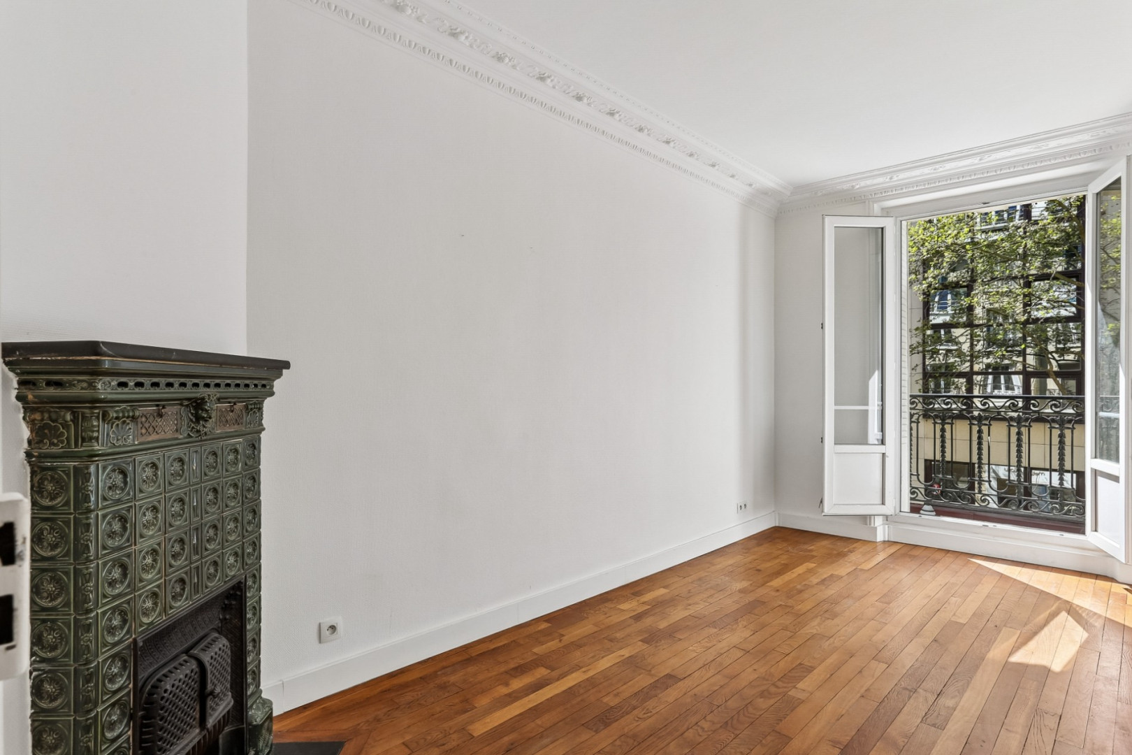 
                                                Vente
                                                 EXCLUSIVITE -2 P 44m2 Boulogne les passages