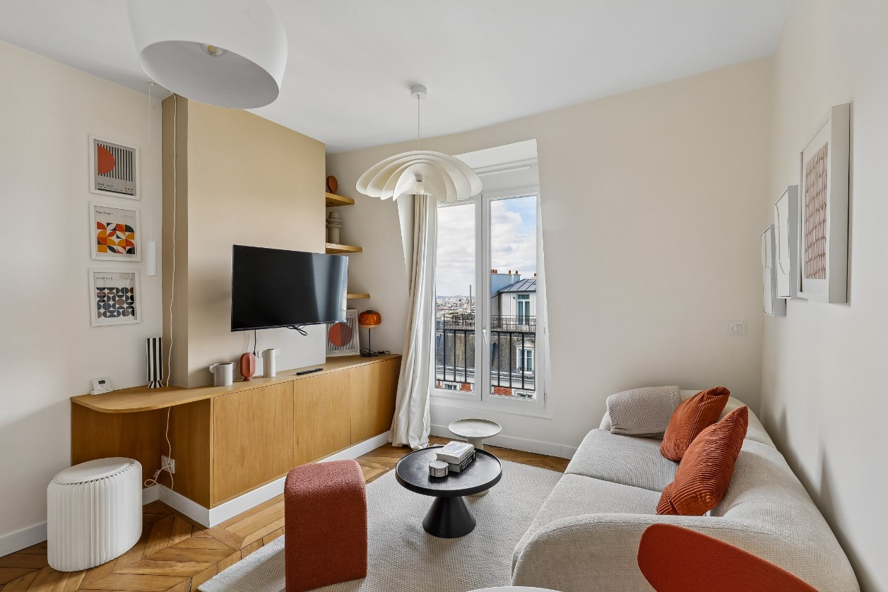 
                                                Vente
                                                 EXCLUSIVITE - 2P Rénové - Lamarck Caulaincourt