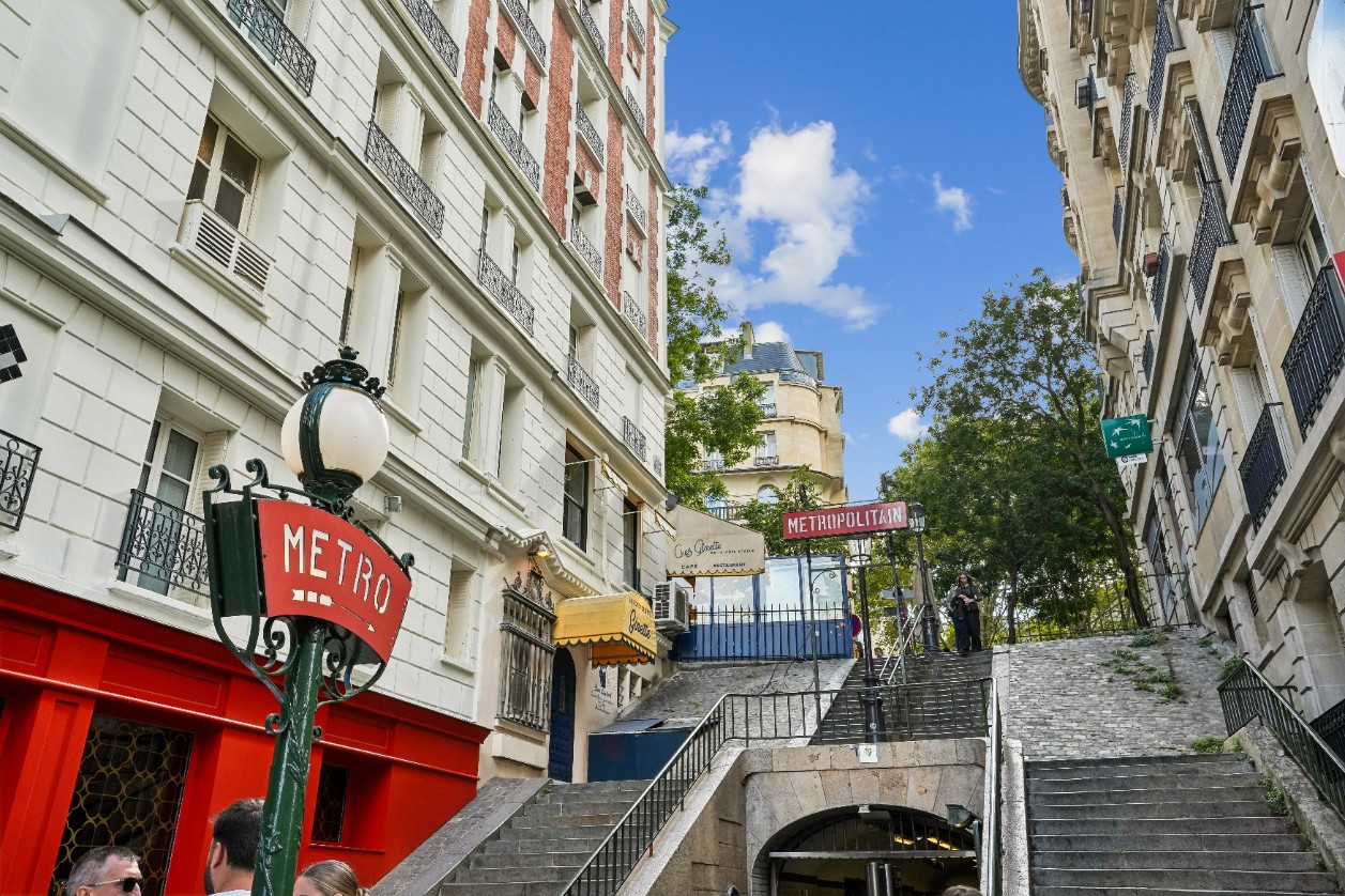 
                                                Vente
                                                 EXCLUSIVITE - 3 pièces Rénové-Lamarck Caulaincourt