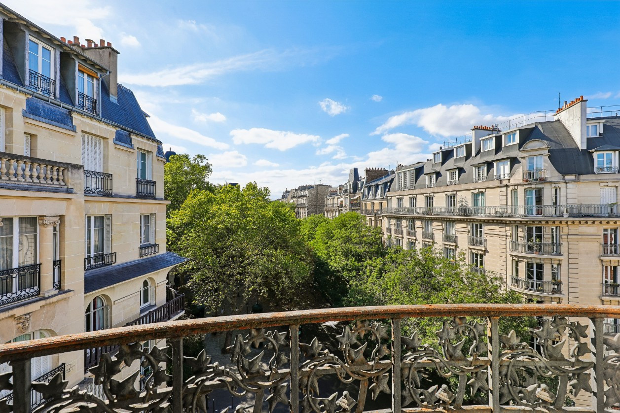 
                                                Vente
                                                 EXCLUSIVITE - 4P rénové - Lamarck Caulaincourt