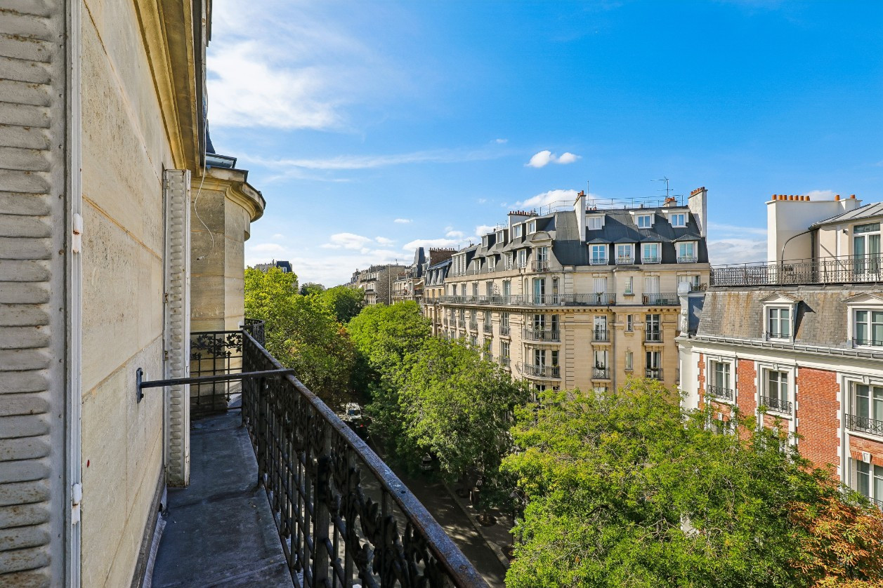 
                                                Vente
                                                 EXCLUSIVITE - 4P rénové - Lamarck Caulaincourt