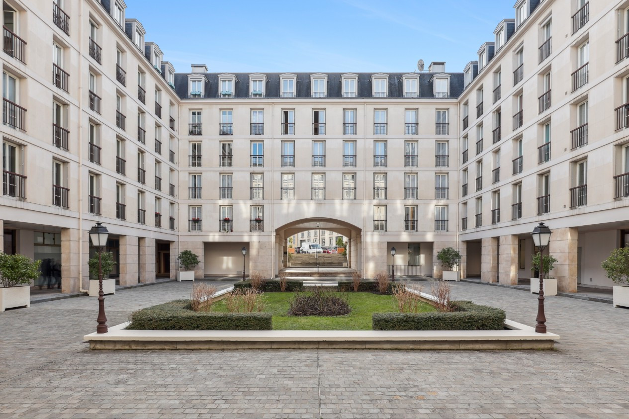 
                                                Vente
                                                 Exclusivité Appartement 3 pièces - Versailles