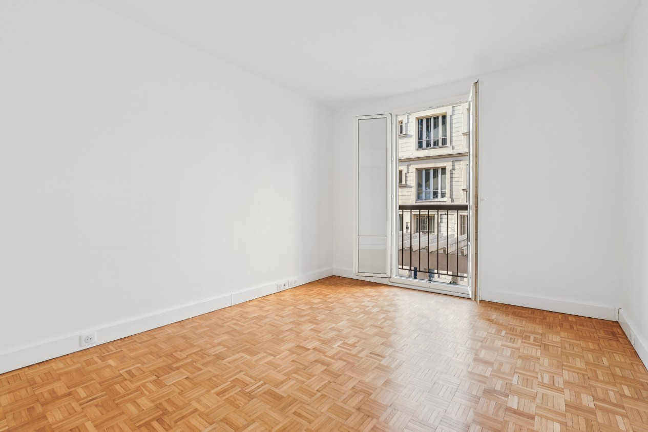 
                                                Vente
                                                 Exclusivité - Appartement 3P - Versailles Chateau