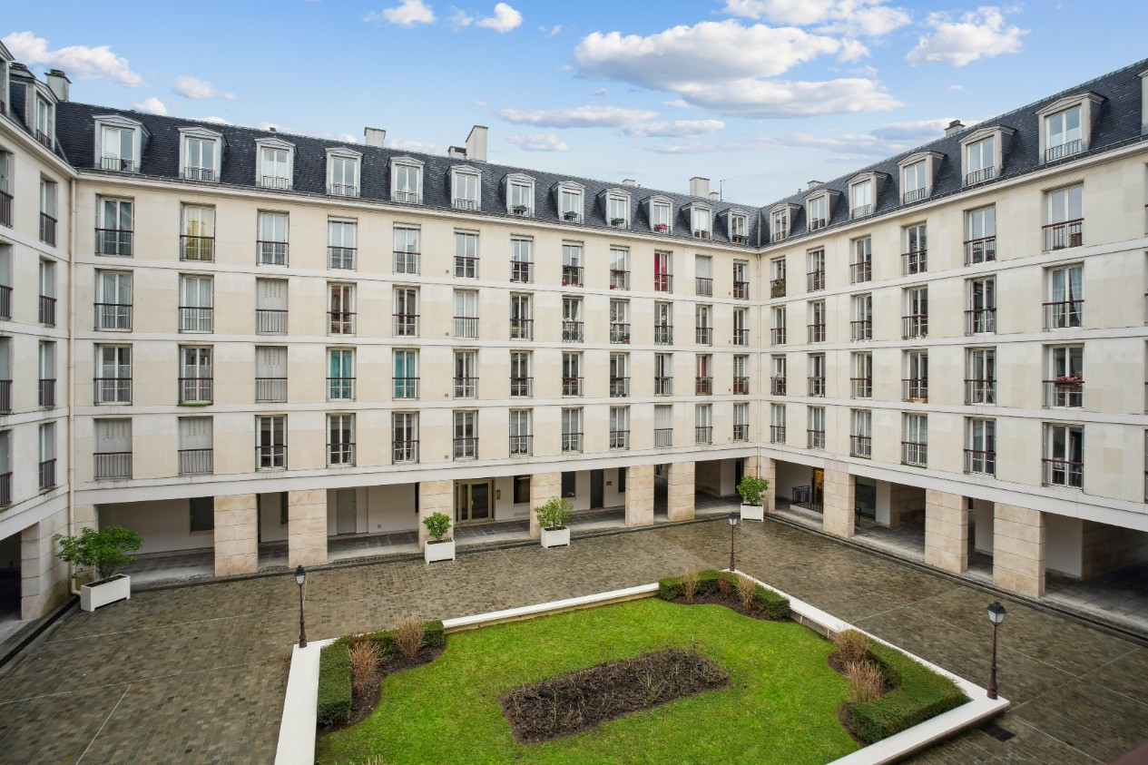 
                                                Vente
                                                 Exclusivité Appartement 3 P Versailles Château