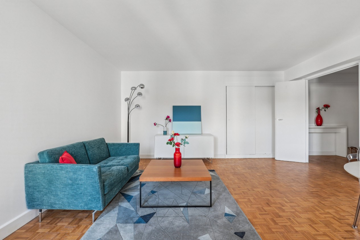
                                                Vente
                                                 Exclusivité- Grand 4 Pièces- Versailles Château