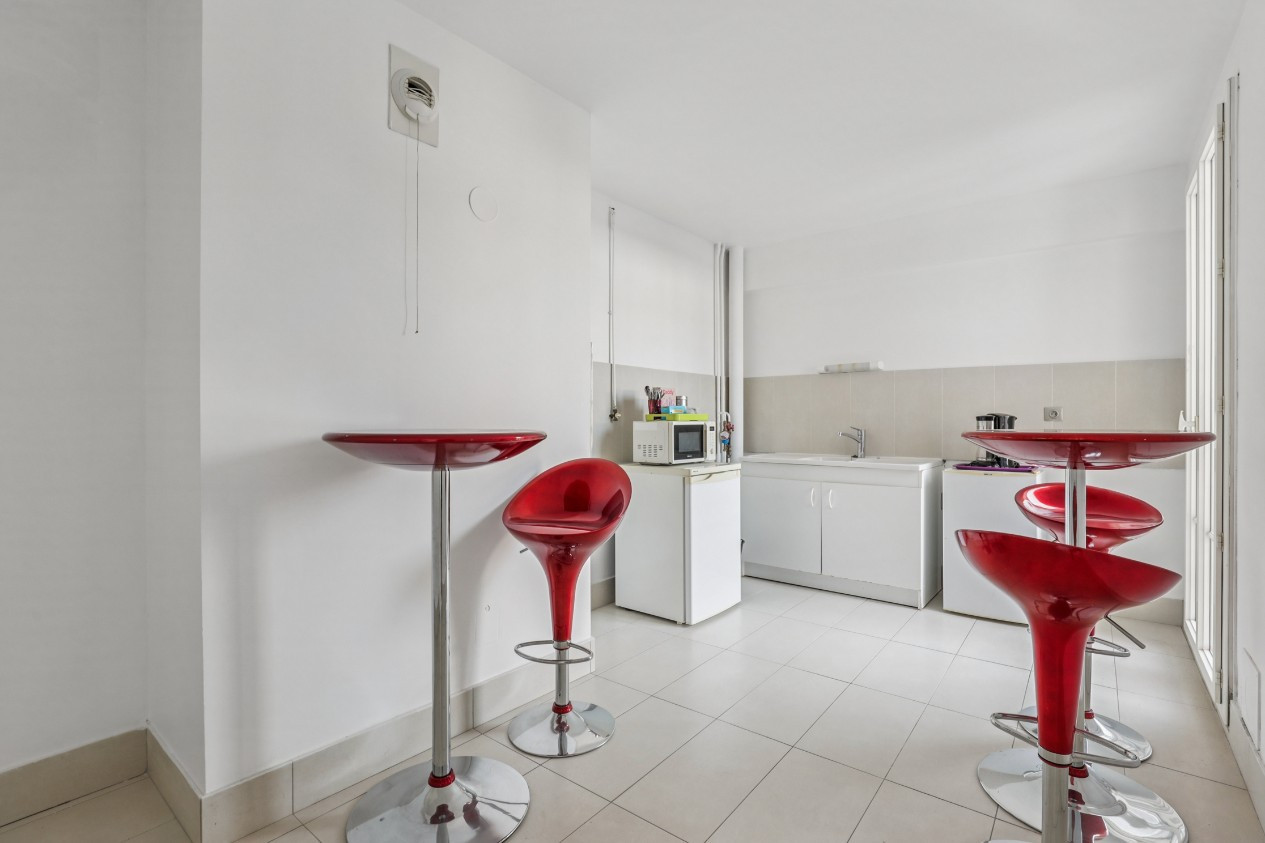 
                                                Vente
                                                 Exclusivité Appartement 4 pièces - Versailles