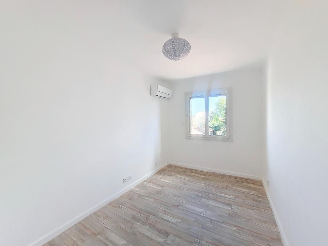 
                                                Vente
                                                 Exclusivité - Avignon extra-muros - appartement 3 pièces - terrasse, cave et parking