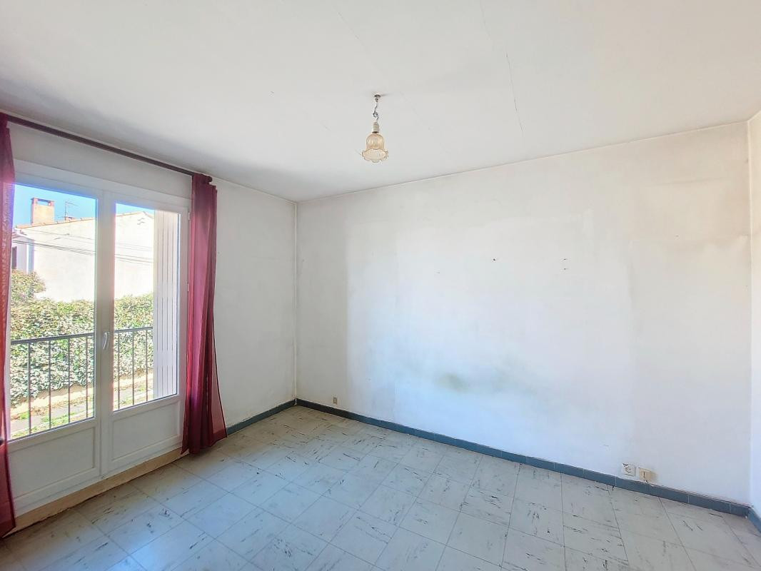 
                                                Vente
                                                 Exclusivité - Avignon extra muros - Maison 4 pièces, 2 chambres - terrain de 650m² , véranda et garage