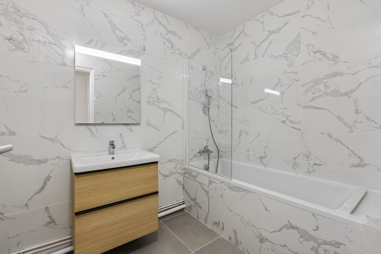 
                                                Vente
                                                 EXCLUSIVITE - Grand T3 Rénové - VERSAILLES CHATEAU