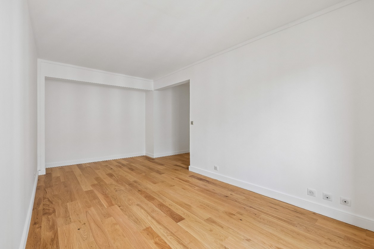
                                                Vente
                                                 EXCLUSIVITE - Grand T3 Rénové - VERSAILLES CHATEAU