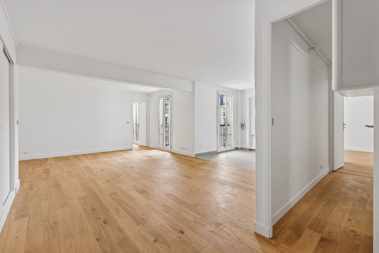 
                                                Vente
                                                 EXCLUSIVITE - Grand T3 Rénové - VERSAILLES CHATEAU