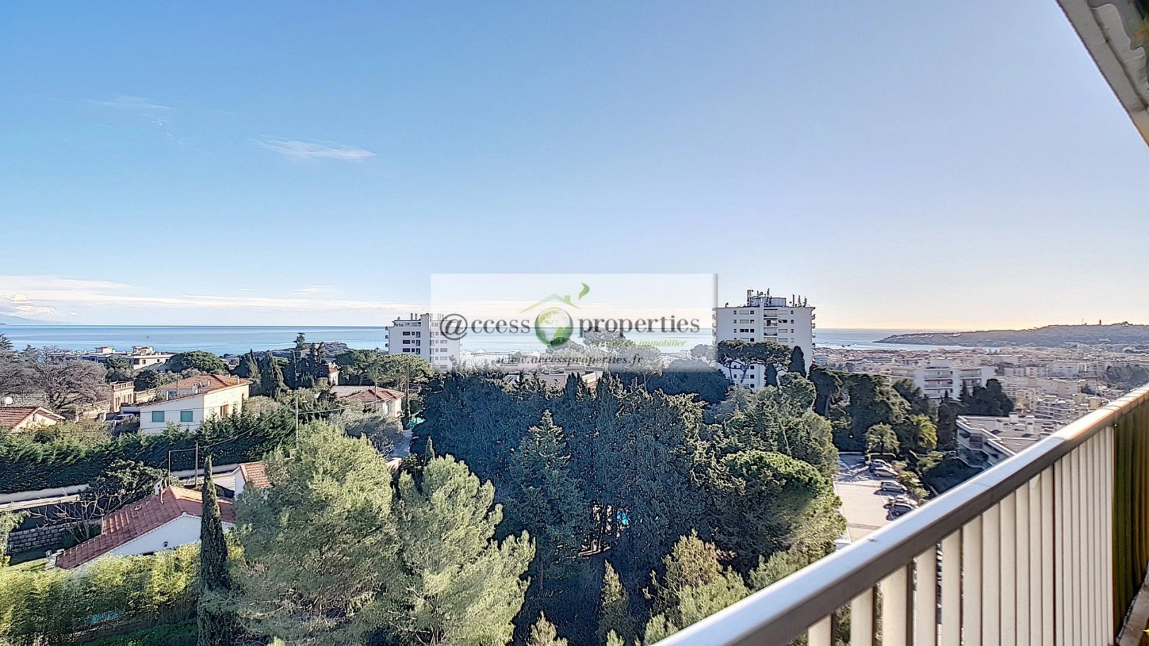 
                                                Location
                                                 EXCLUSIVITE Location meublée à l'année - ANTIBES 3 PIECES MEUBLE