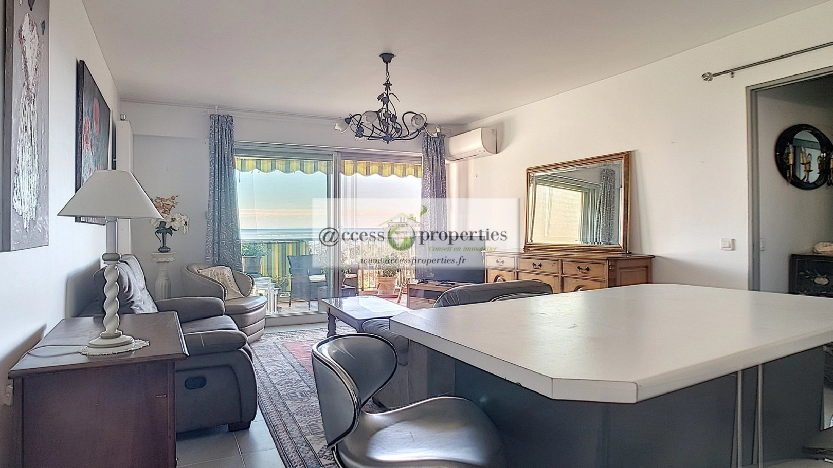 
                                                Location
                                                 EXCLUSIVITE Location meublée à l'année - ANTIBES 3 PIECES MEUBLE