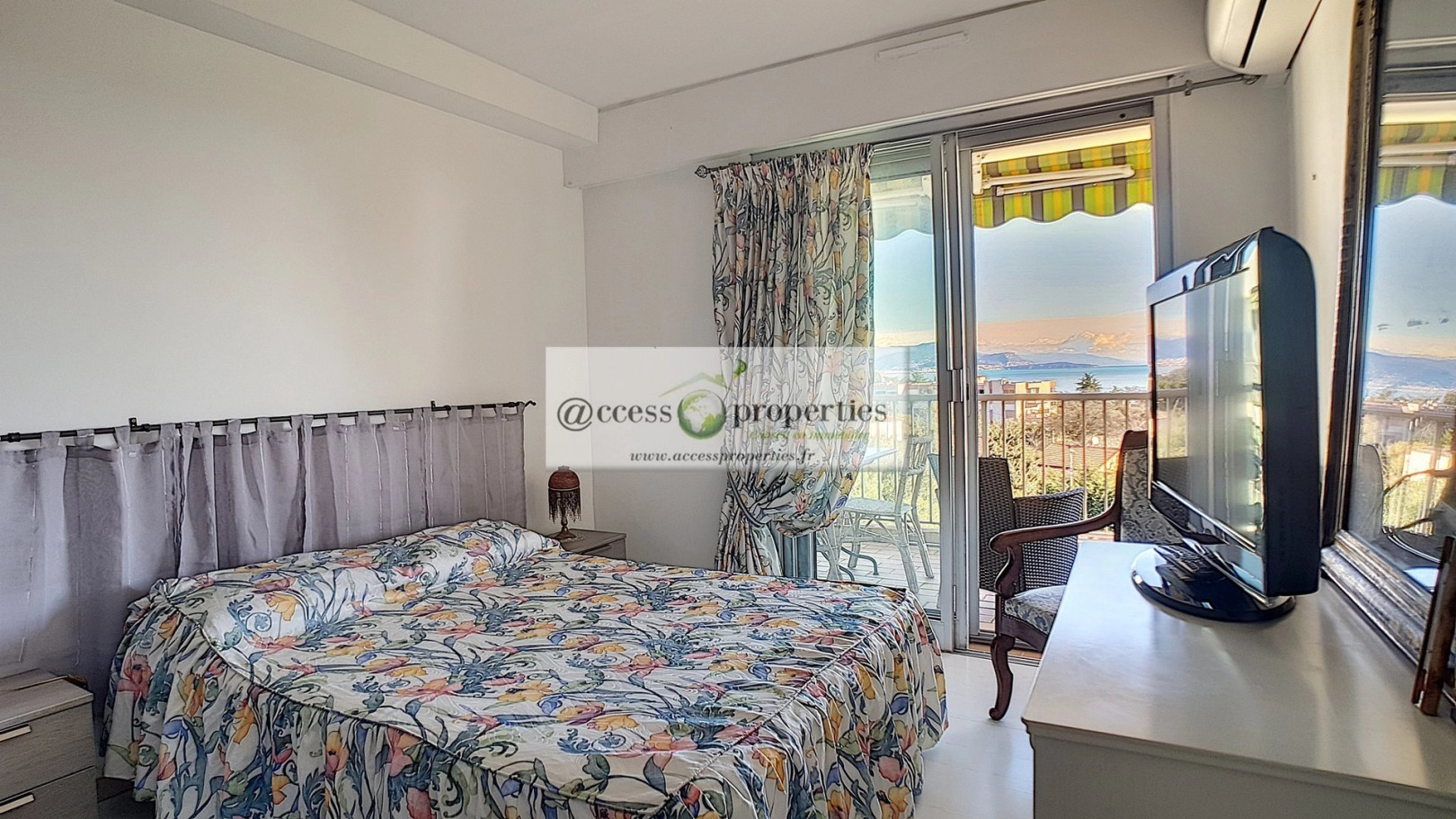 
                                                Location
                                                 EXCLUSIVITE Location meublée à l'année - ANTIBES 3 PIECES MEUBLE