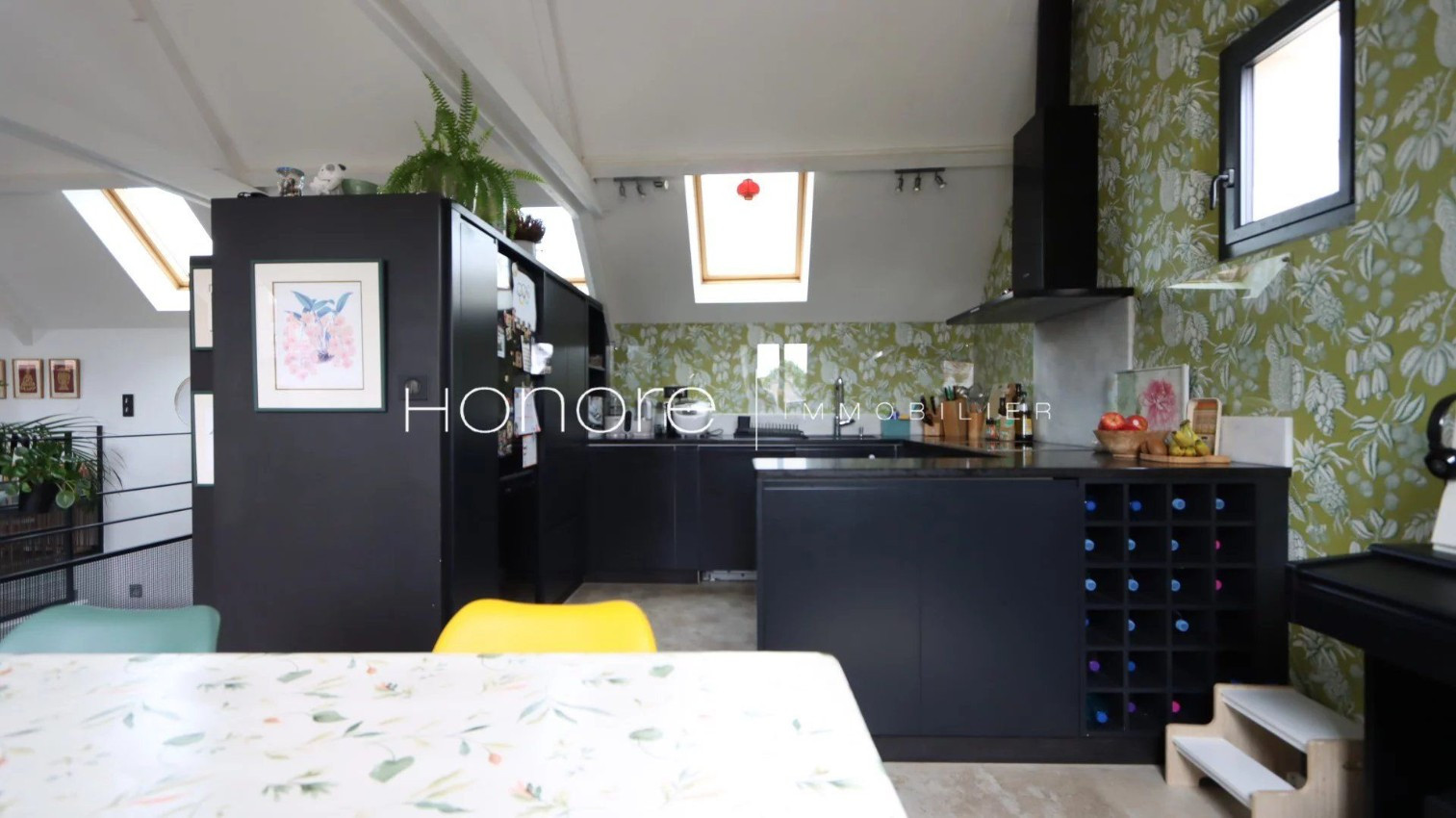 
                                                Vente
                                                 EXCLUSIVITE - MONTREUIL - APPARTEMENT 6 PIECES