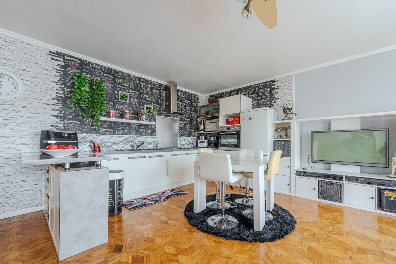 
                                                Vente
                                                 Exclusivité Proprio à tout prix