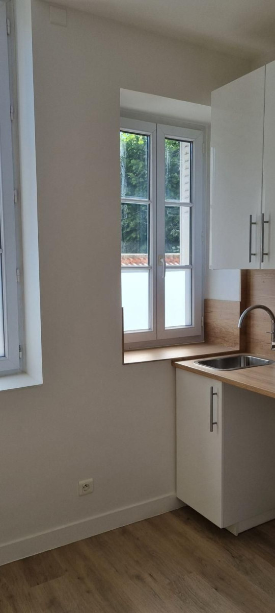 
                                                Location
                                                 Exclusivité - RUEIL-MALMAISON-T1-avec cave