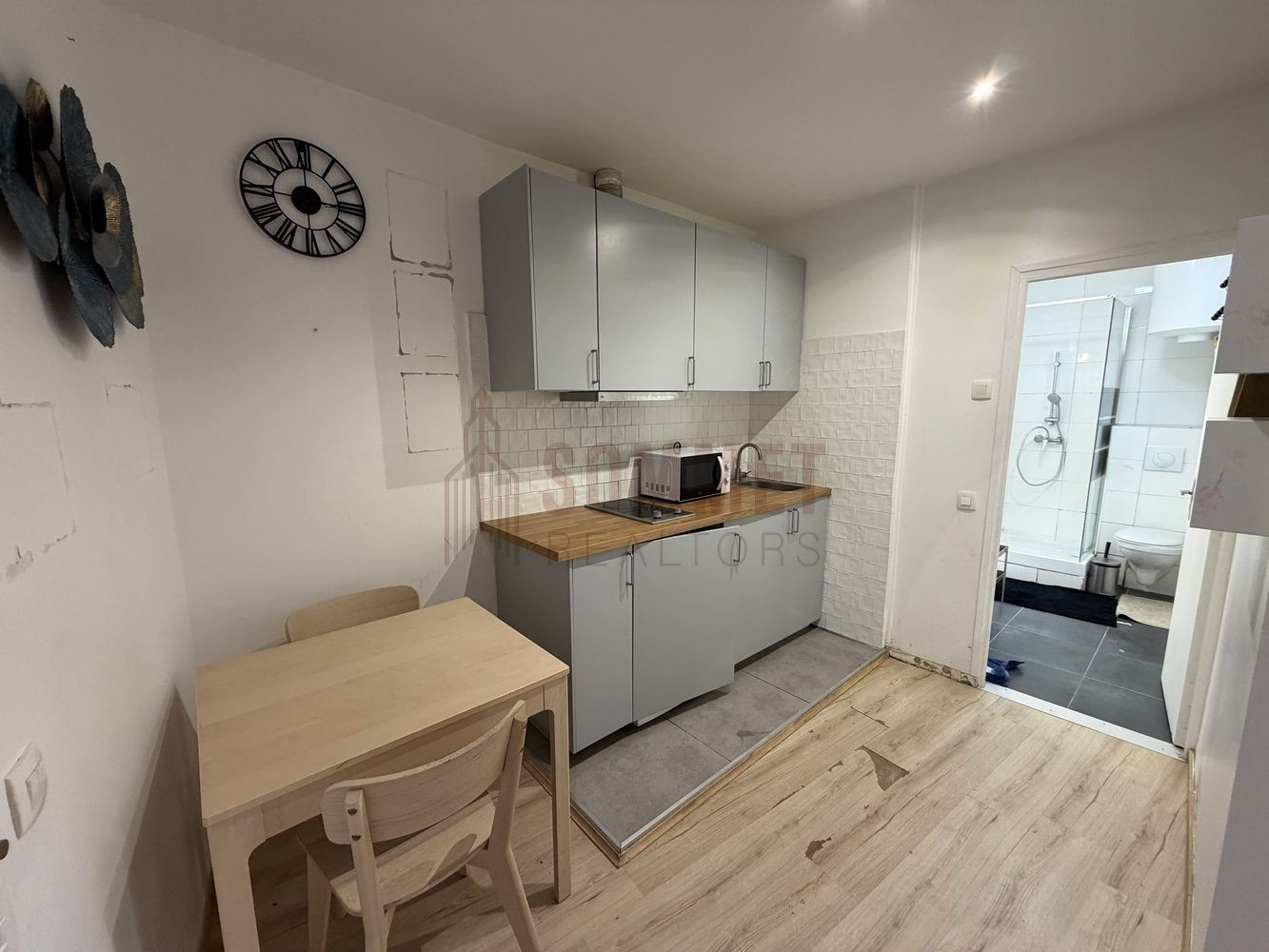 
                                                Vente
                                                 EXCLUSIVITÉ STUDIO MEUBLÉ – BORDS DE SEINE –