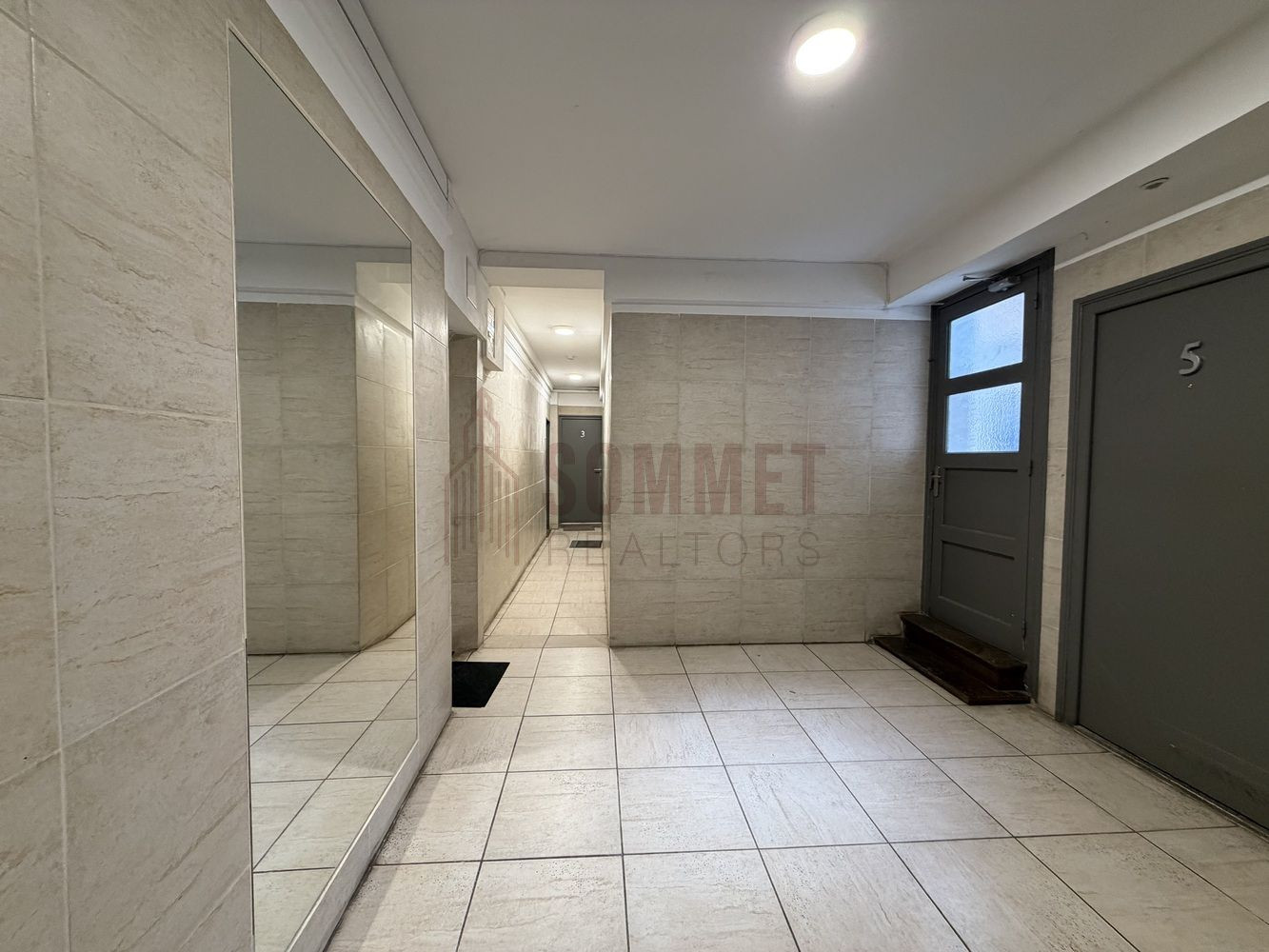 
                                                Vente
                                                 EXCLUSIVITÉ STUDIO MEUBLÉ – BORDS DE SEINE –