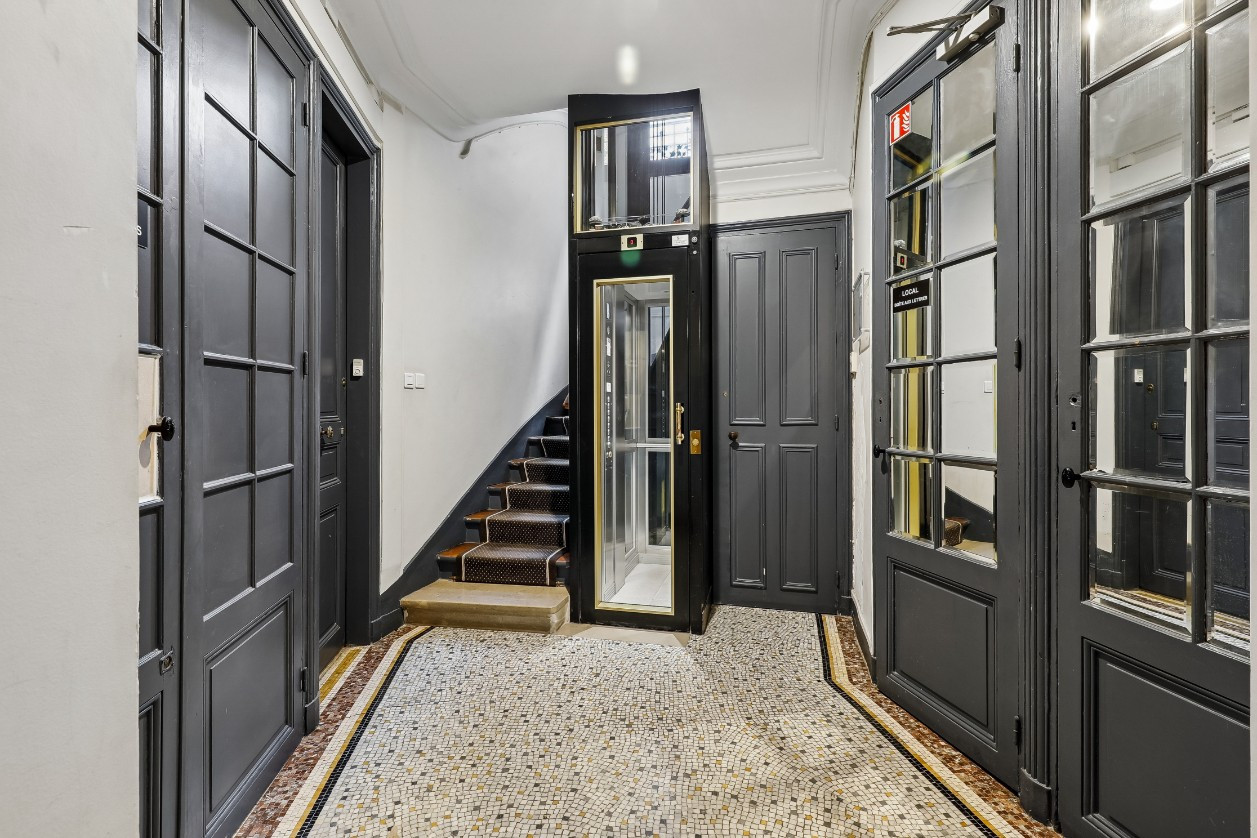 
                                                Vente
                                                 EXCLUSIVITE - Studio Rénové - Lamarck Caulaincourt