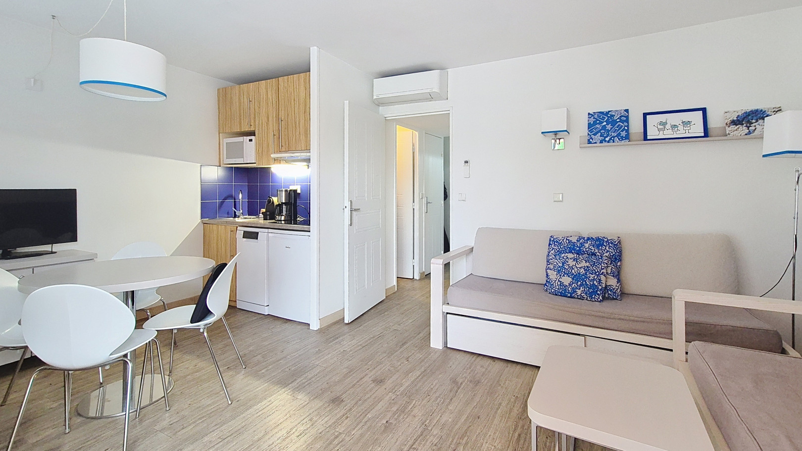 
                                                Vente
                                                 EXCLUSIVITE Vente 2 pièces Port Prestige Antibes- Parking