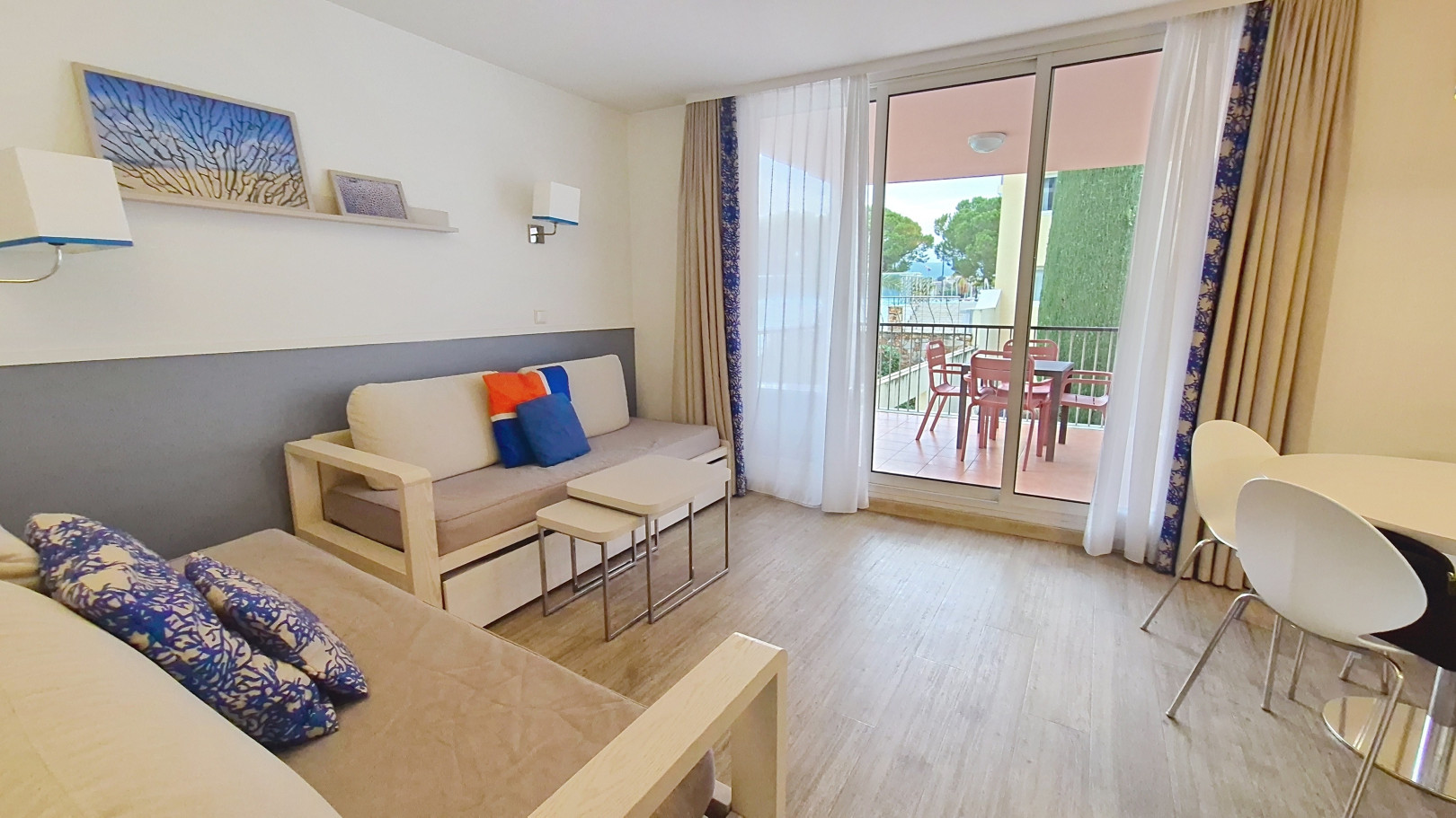 
                                                Vente
                                                 EXCLUSIVITE Vente 2 pièces Port Prestige Antibes- Parking