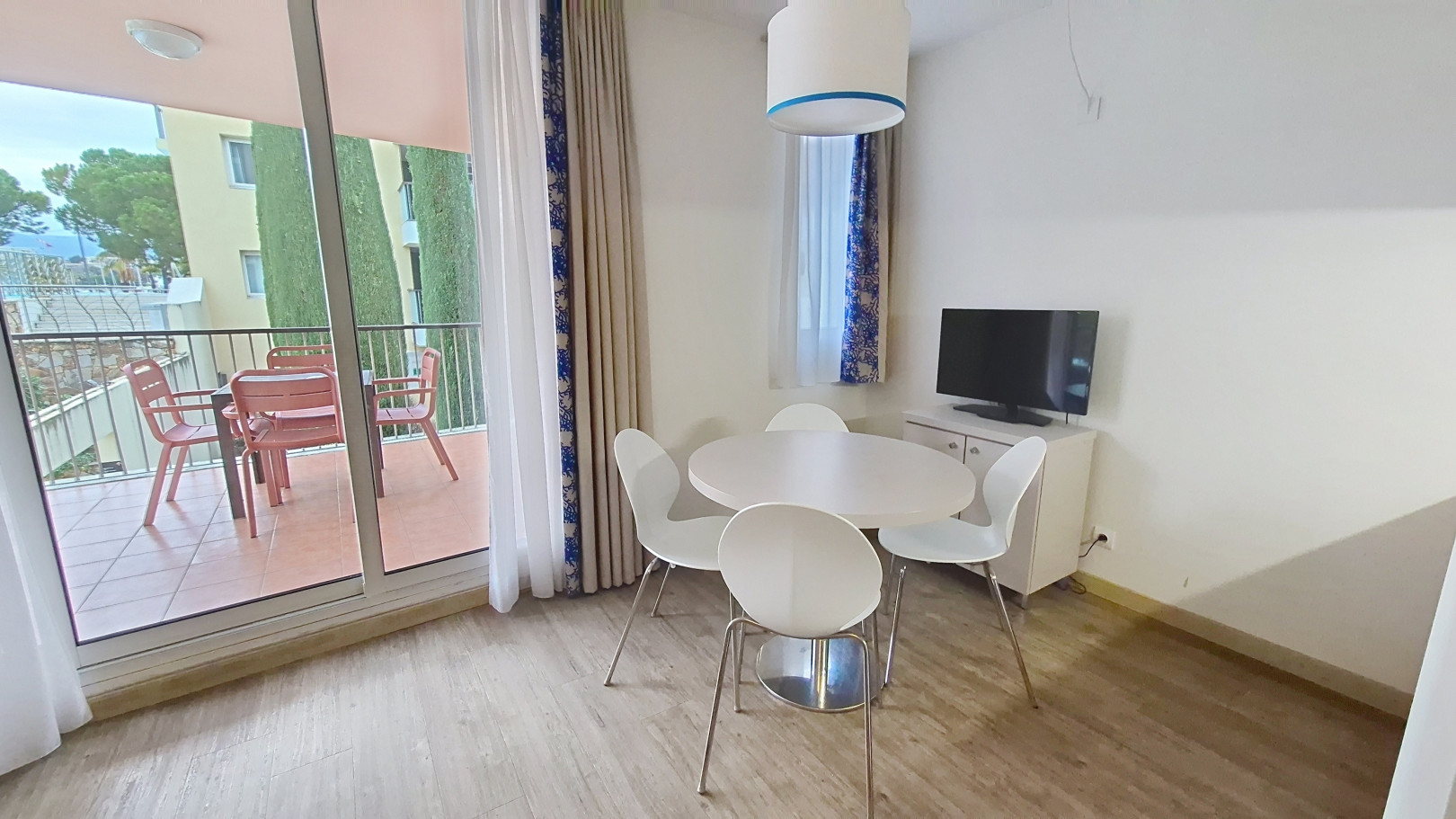 
                                                Vente
                                                 EXCLUSIVITE Vente 2 pièces Port Prestige Antibes- Parking