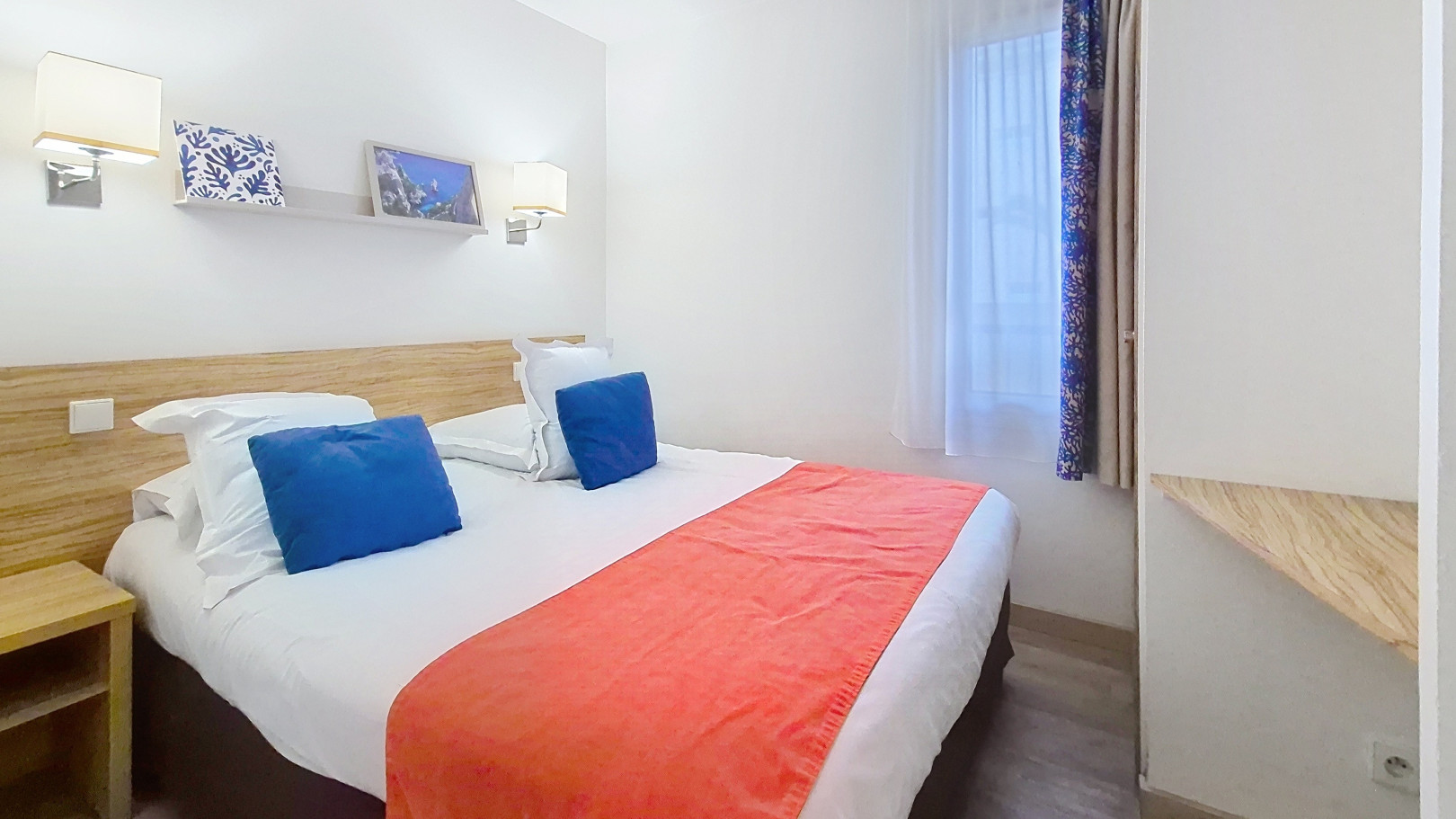 
                                                Vente
                                                 EXCLUSIVITE Vente 2 pièces Port Prestige Antibes- Parking