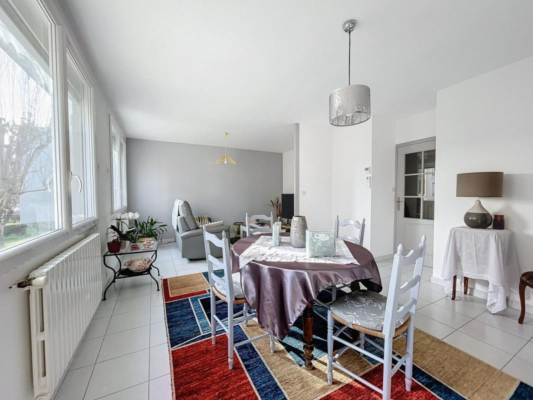 
                                                Vente
                                                 EXLUSIVITÉ - AVIGNON - EXTRA-MUROS - 3 PIÈCES - BALCON