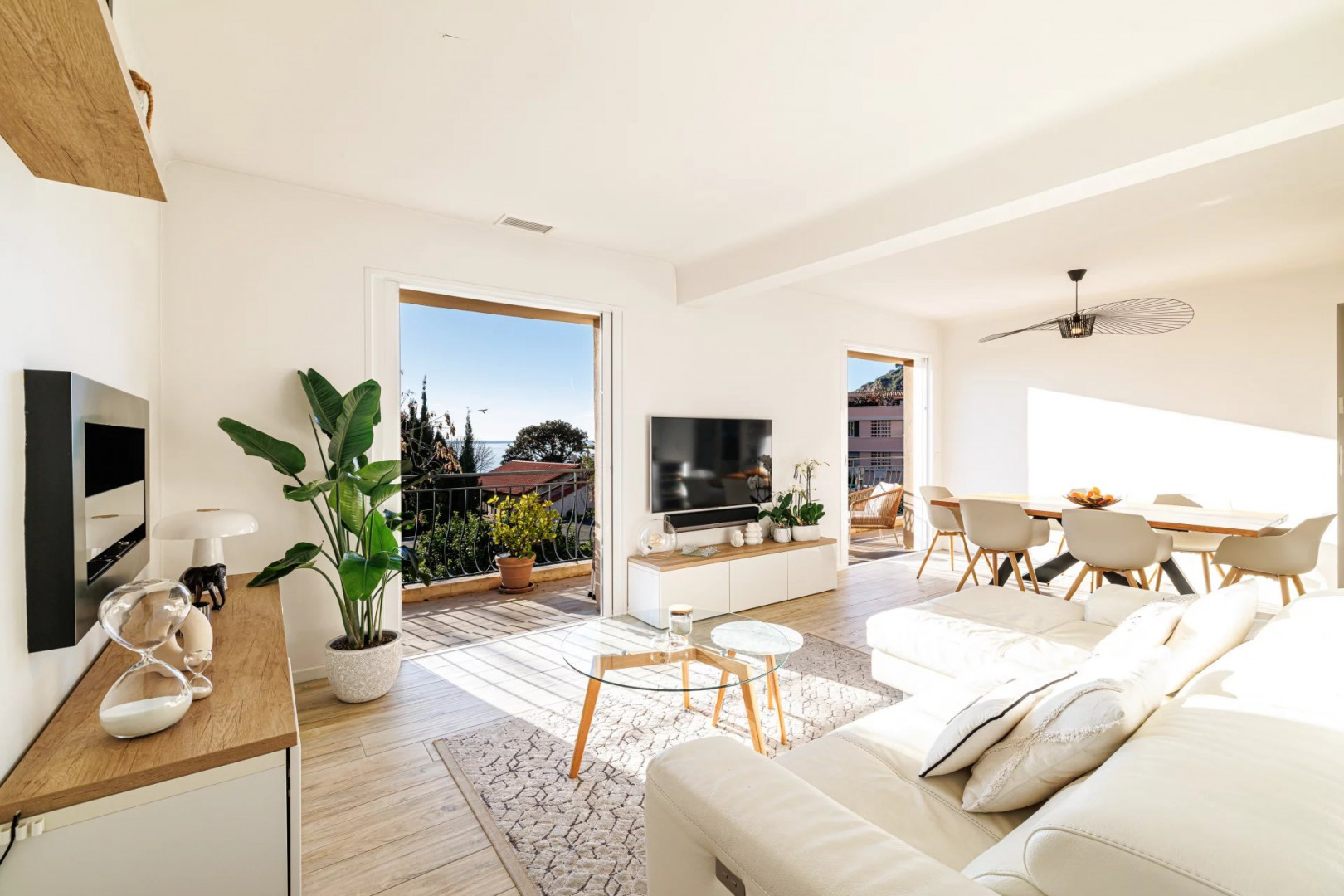 
                                                Vente
                                                 EZE BORD DE MER APPARTEMENT 4P VUE MER