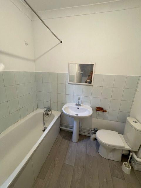 
                                                Location
                                                 F1 35M2 rue de Cambrai