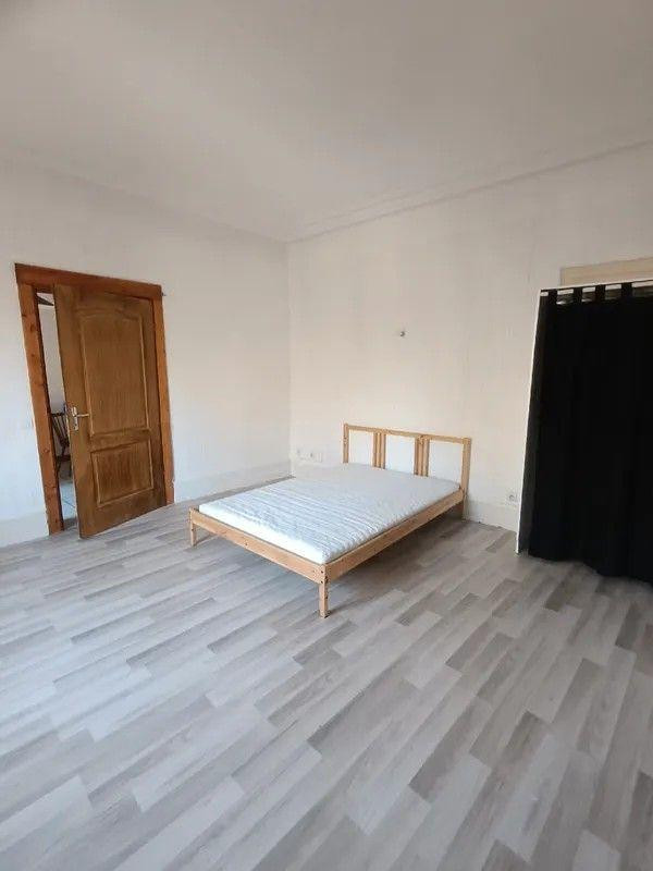 
                                                Location
                                                 F1 40m² dans maison avec grand jardin commun