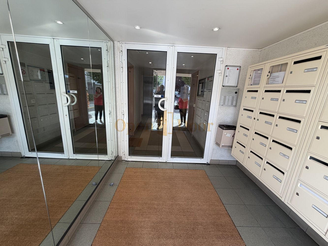 
                                                Location
                                                 F1 avec balcon et cave - Sucy-en-Brie