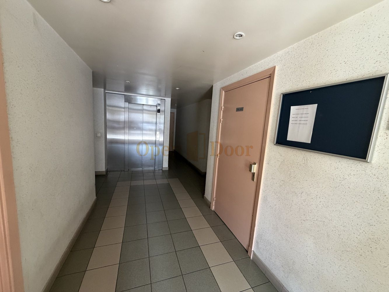 
                                                Location
                                                 F1 avec balcon et cave - Sucy-en-Brie