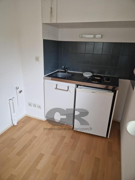 
                                                Location
                                                 f1 avec parking - hopital central/bonsecours