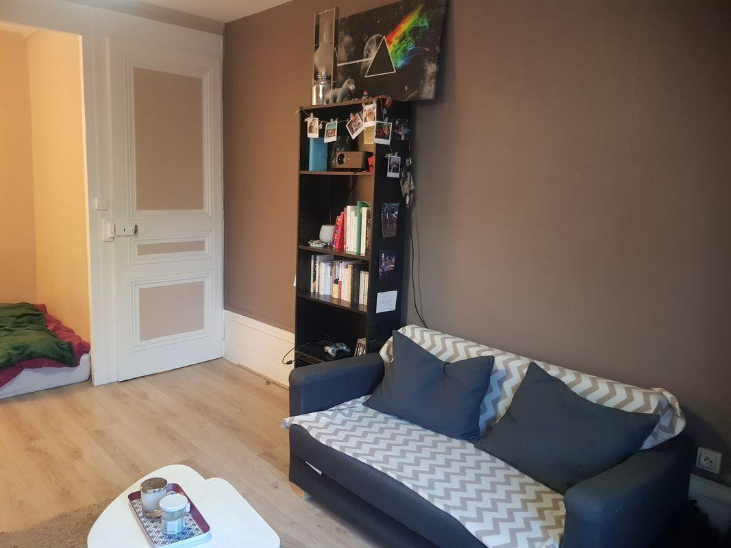 
                                                Location
                                                 F1 bis