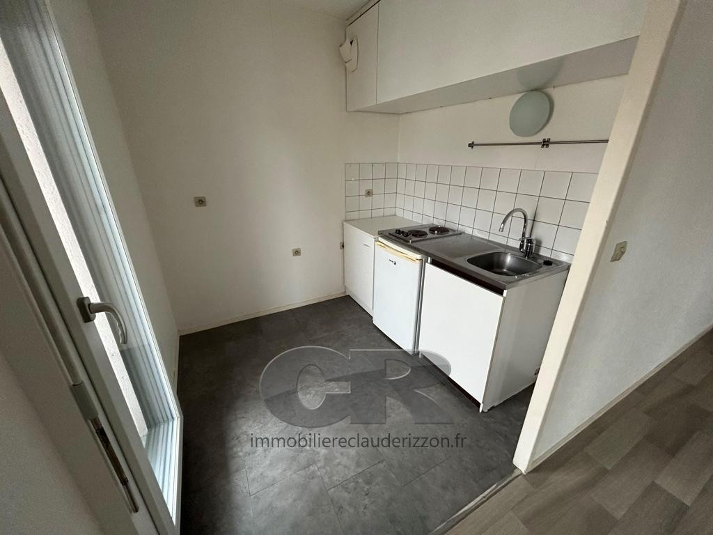 
                                                Location
                                                 f1 bis avec balcon - centre-ville gare