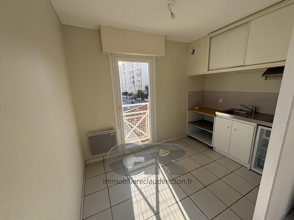 
                                                Location
                                                 F1 bis avec balcon, parking et cave -  quartier ARTEM