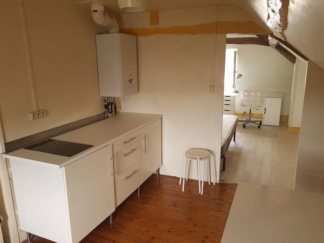 
                                                Location
                                                 F1 bis Entraigues, Rabelais, Giraudeau