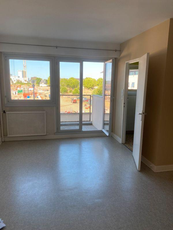 
                                                Location
                                                 F1 bis Rabelais