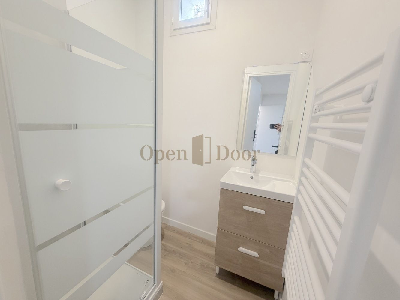 
                                                Location
                                                 F1 entièrement rénové - Aulnay-sous-Bois