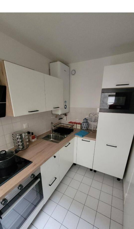 
                                                Location
                                                 F1 meublé à Clichy