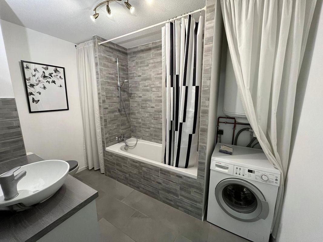 
                                                Location
                                                 F1bis de standing -29 m² à Rotonde