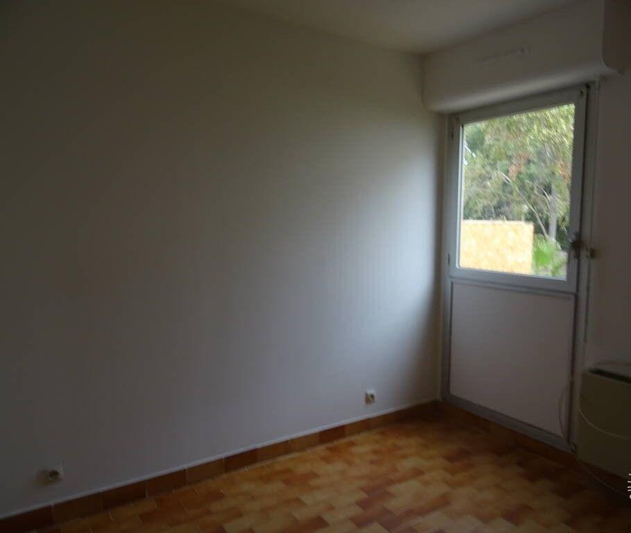
                                                Location
                                                 F2  1ᵉʳ étage 45m² avec balcon 6m²