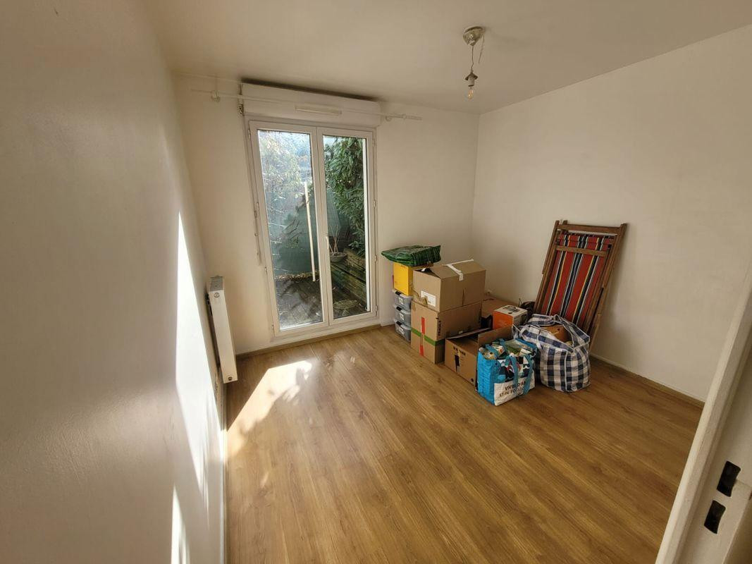 
                                                Location
                                                 F2 35m2 avec jardin privatif