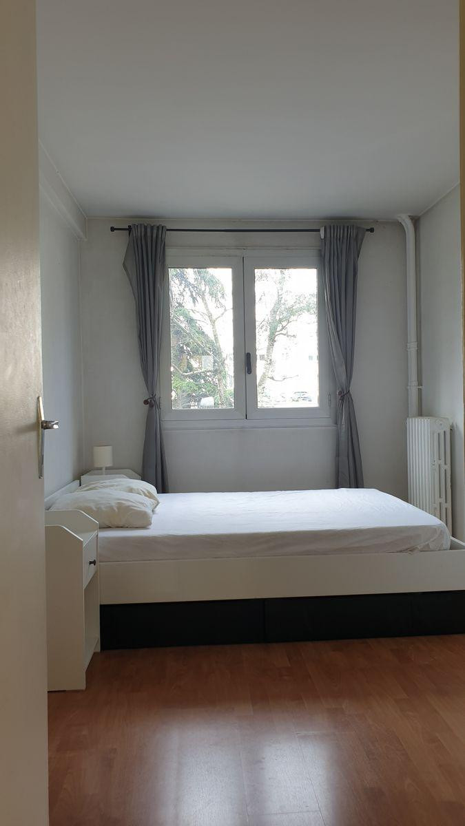 
                                                Location
                                                 F2 43m² meublé - parking privé - 1mn métro