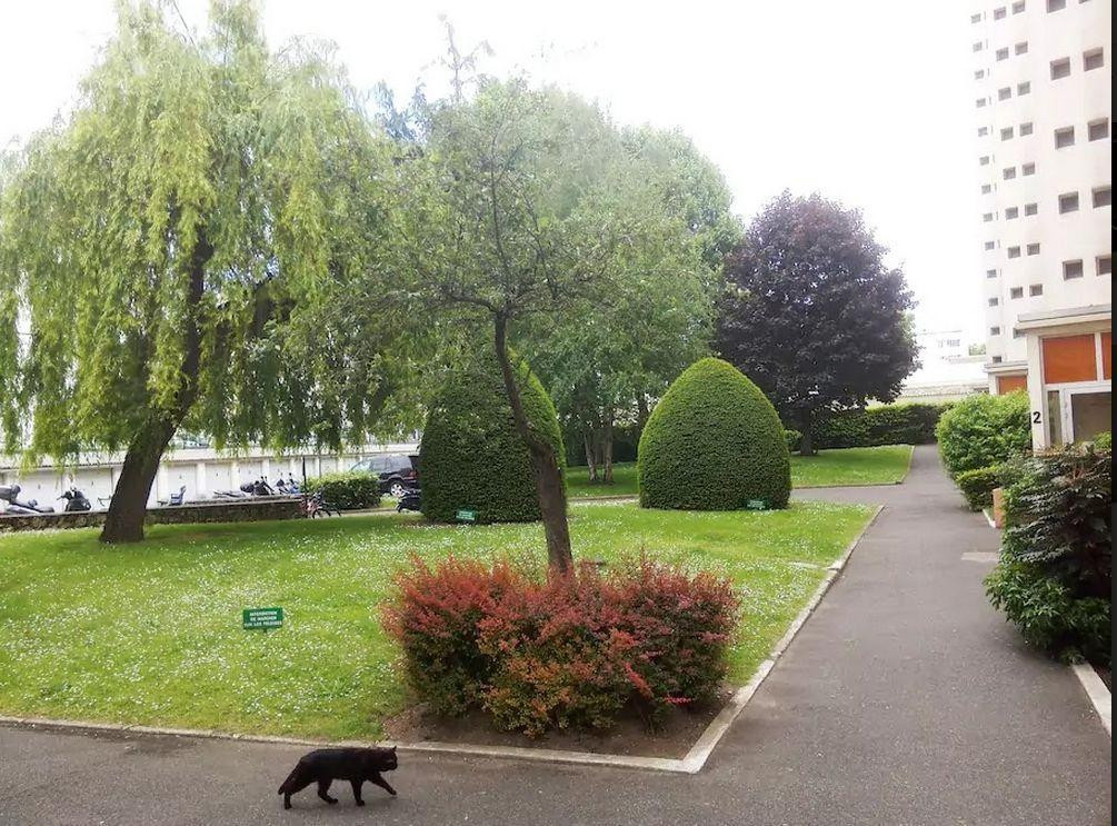 
                                                Location
                                                 F2 43m² meublé - parking privé - 1mn métro